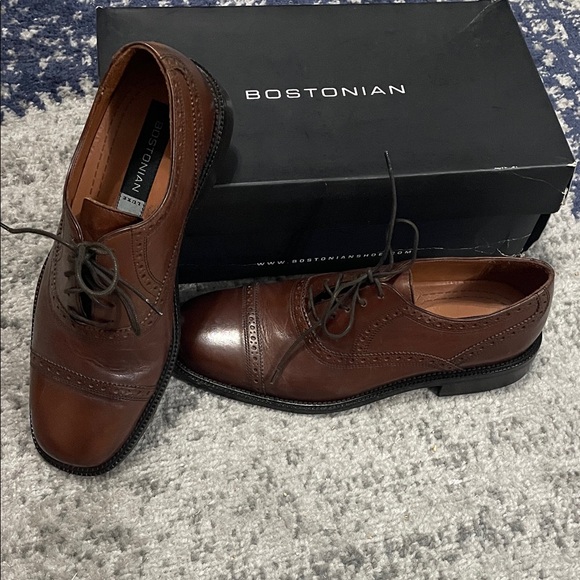 Bostonian Men's Rich Brown Leather Oxfords - Picture 2 of 4